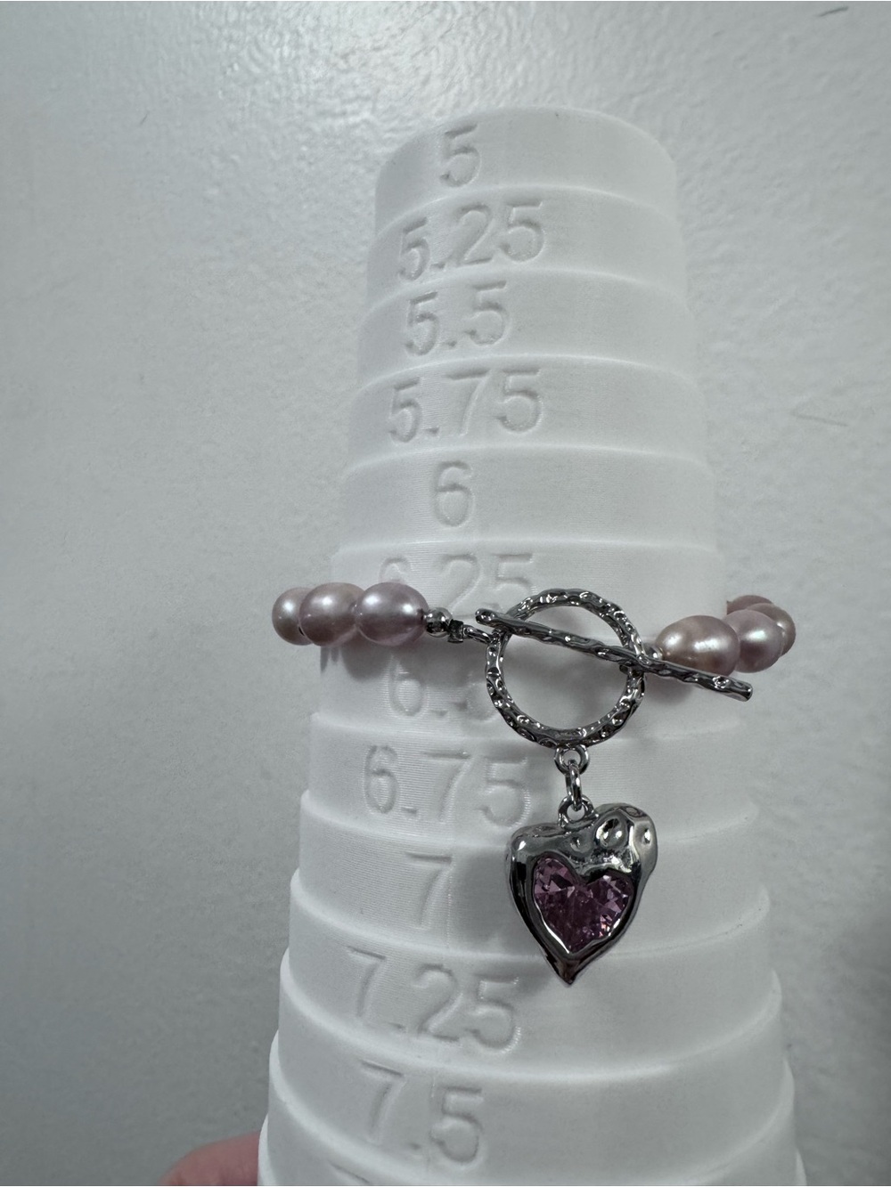 Pink pearl bracelet with heart crystal toggle clasp 6.25” freshwater cultured - Picture 3 of 3